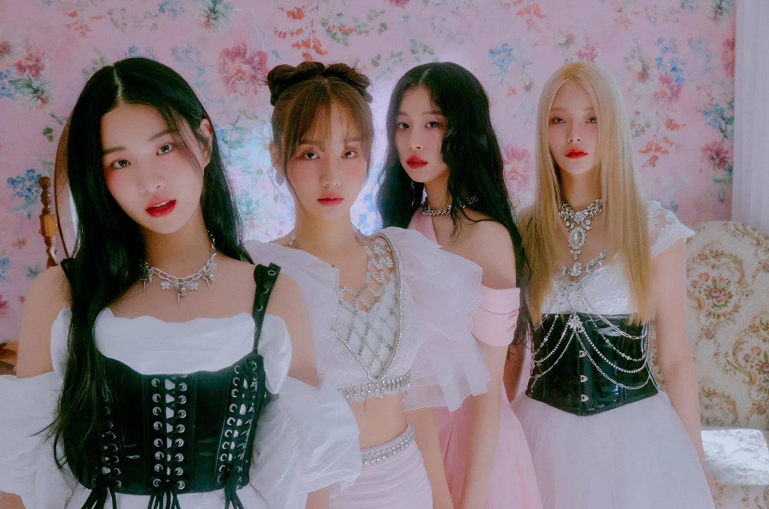 FIFTY FIFTY ♡ – Komfort Pop